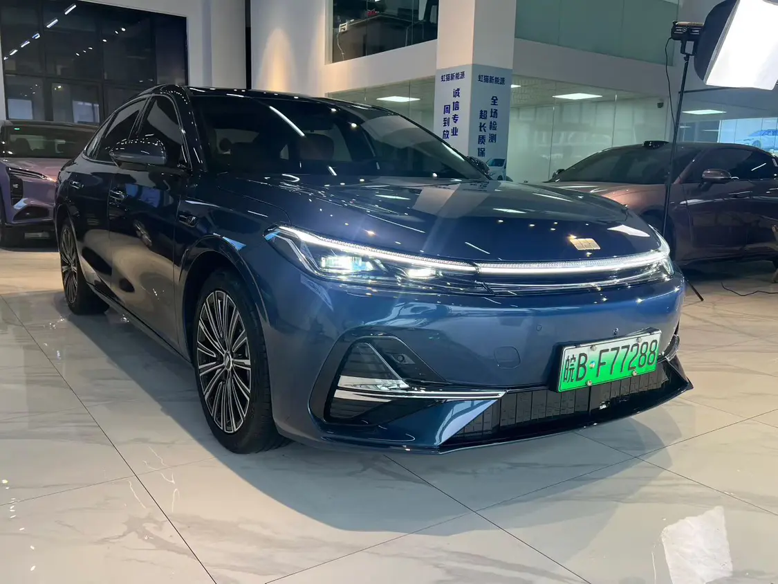 Geely Galaxy A7 EM