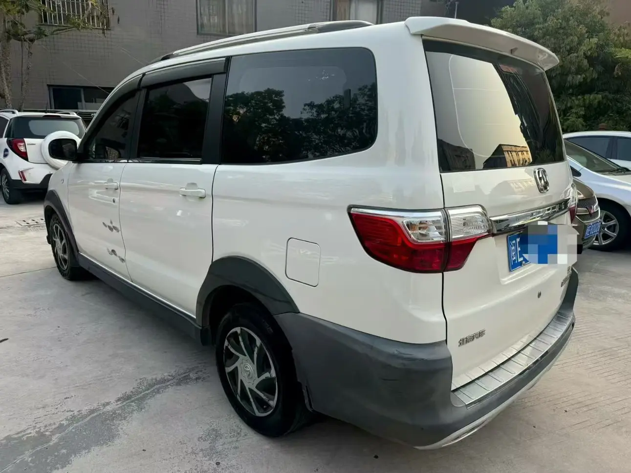 BAIC Weiwang M30