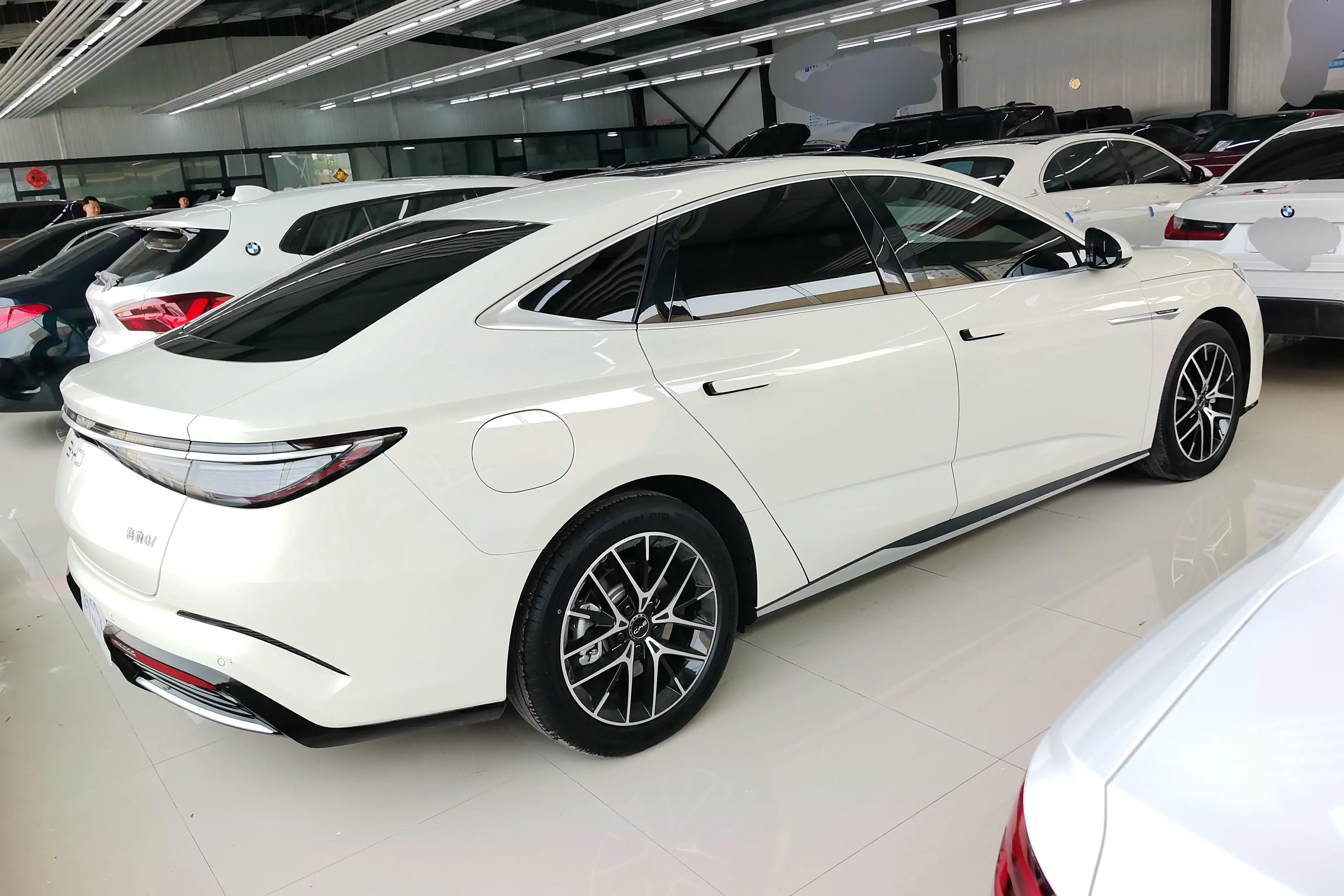 BYD Seal 07DM