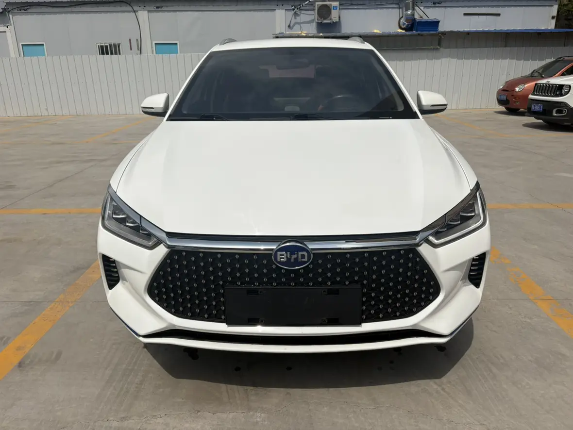 BYD e2