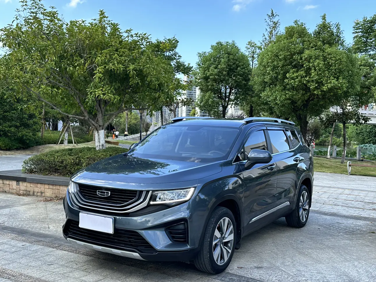Geely Okavango