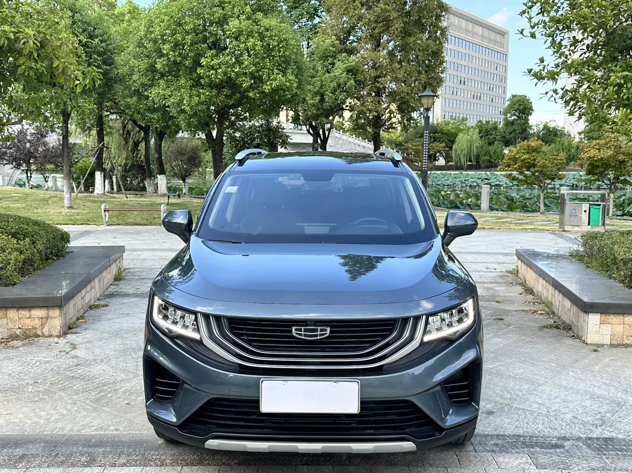 Geely Okavango