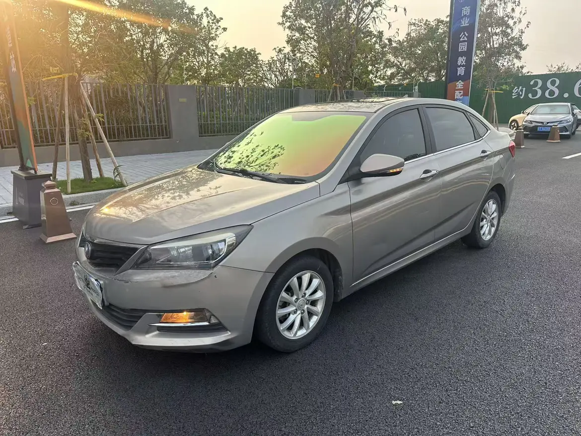 Changan Yuexiang V7