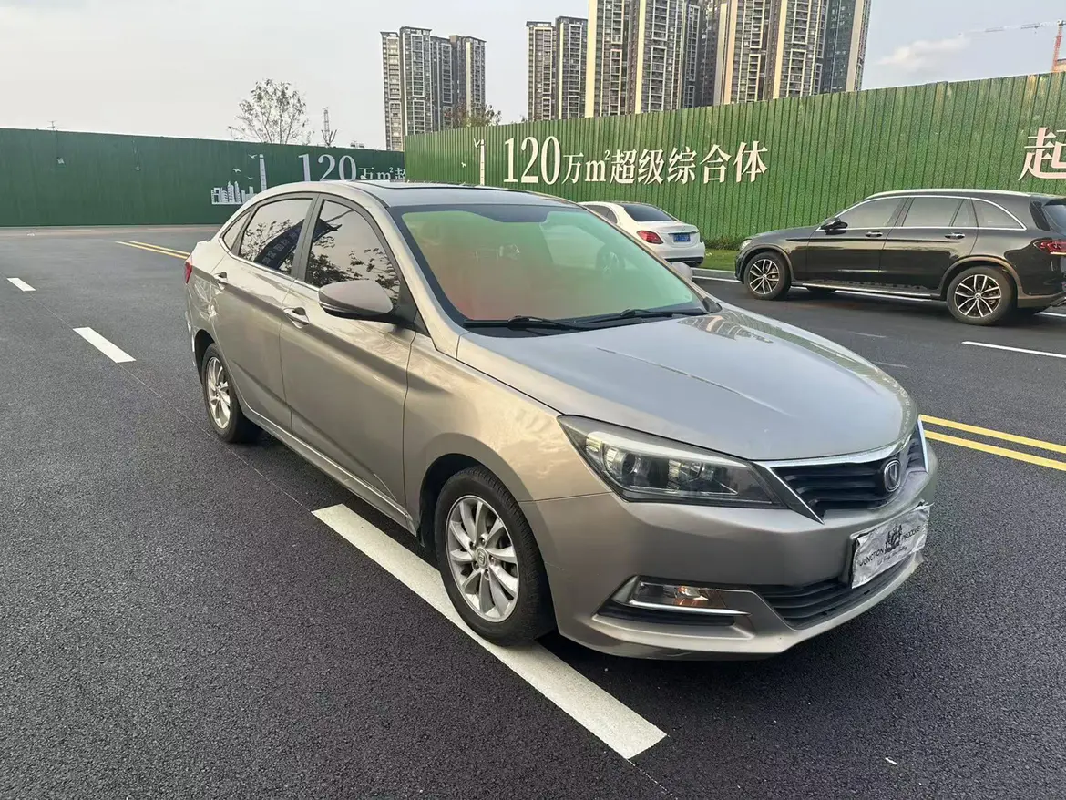 Changan Yuexiang V7