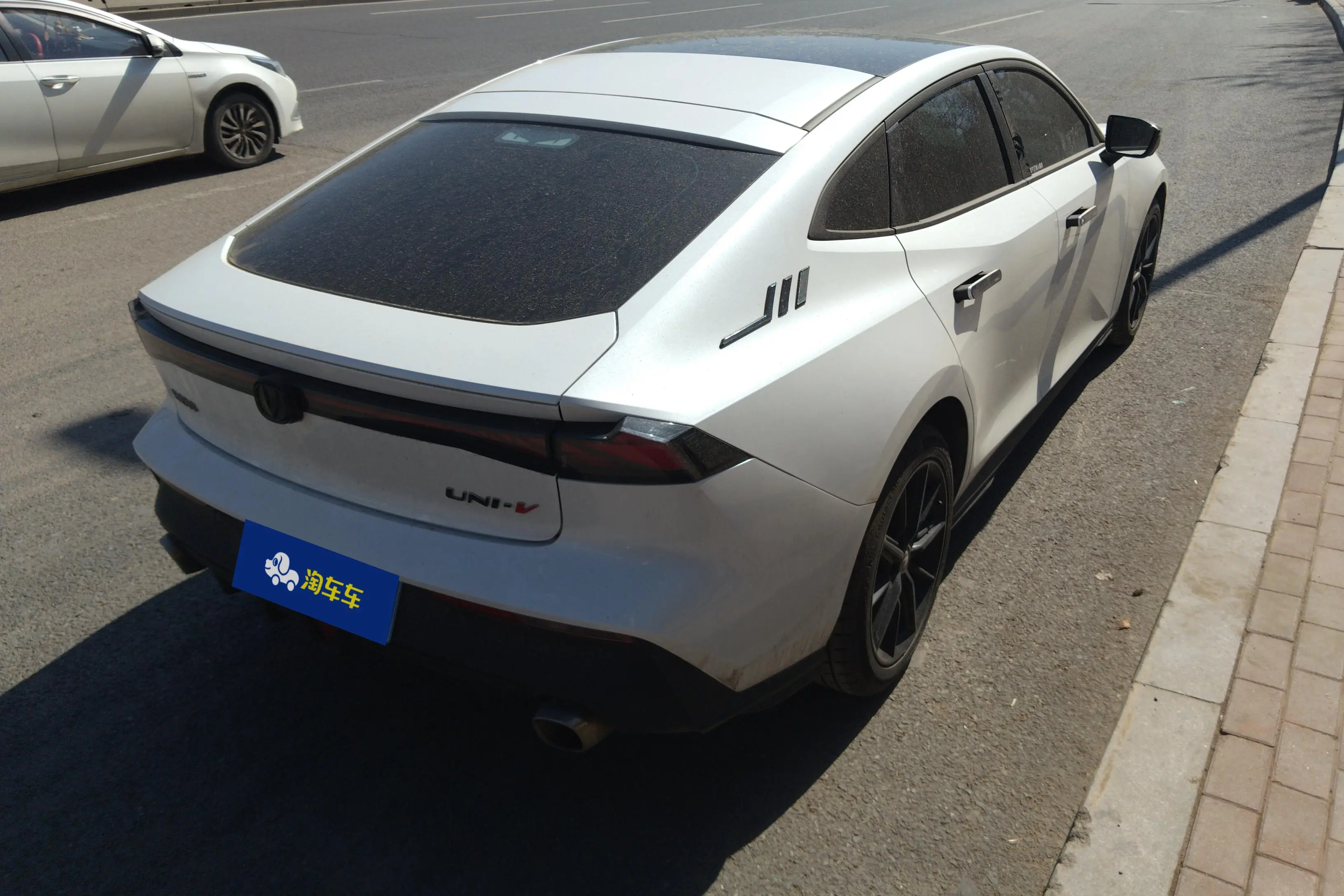 Changan UNI-V
