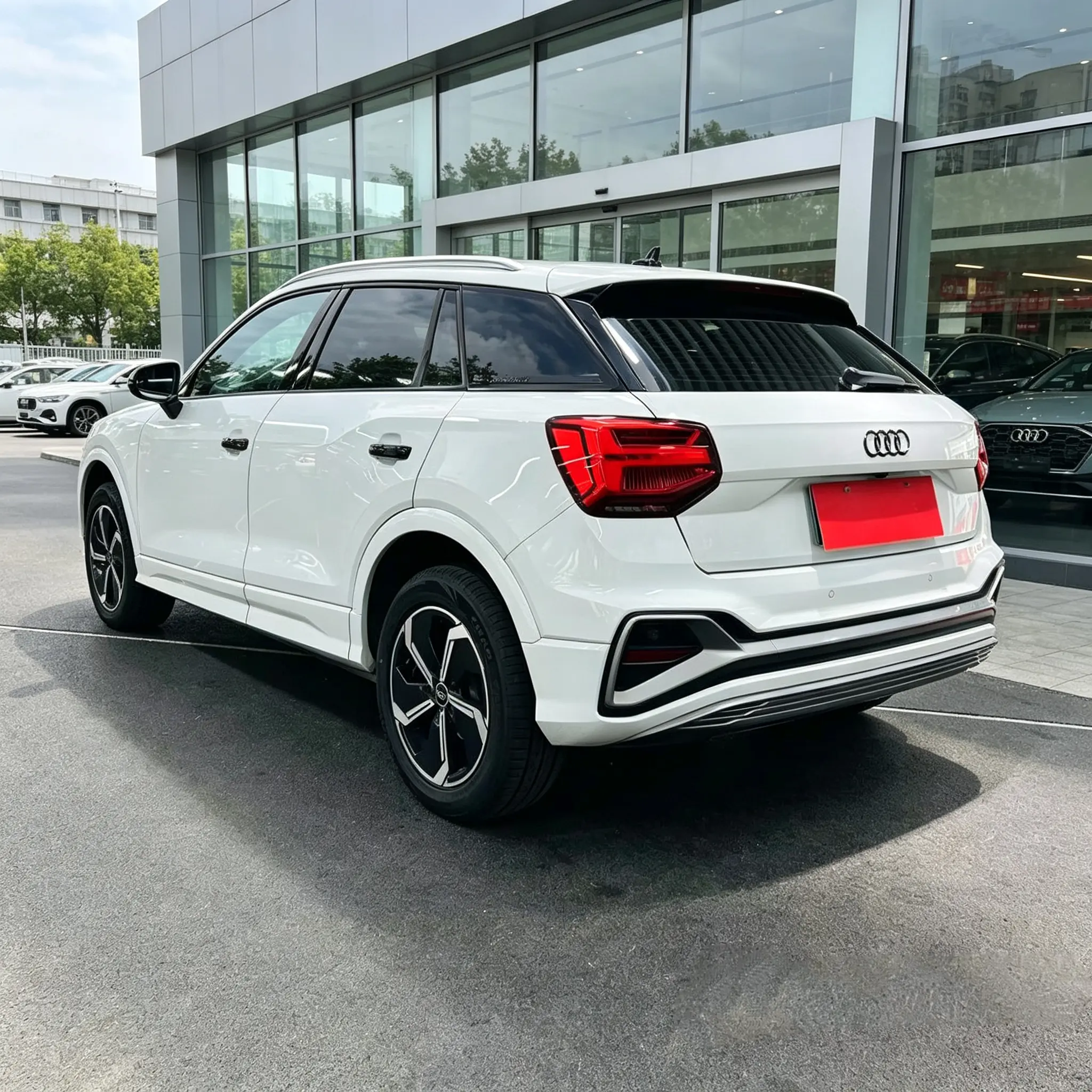 Audi Q2L e-tron