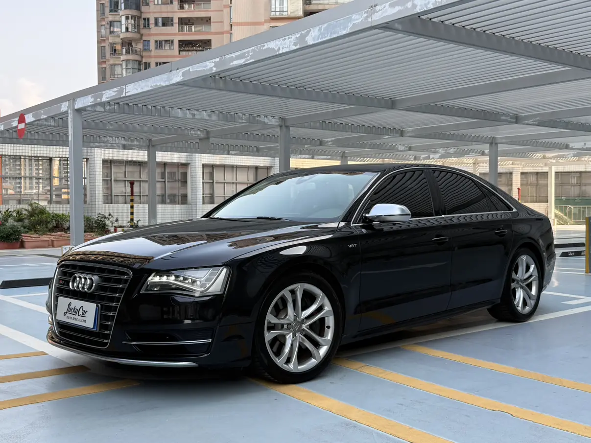Audi S8