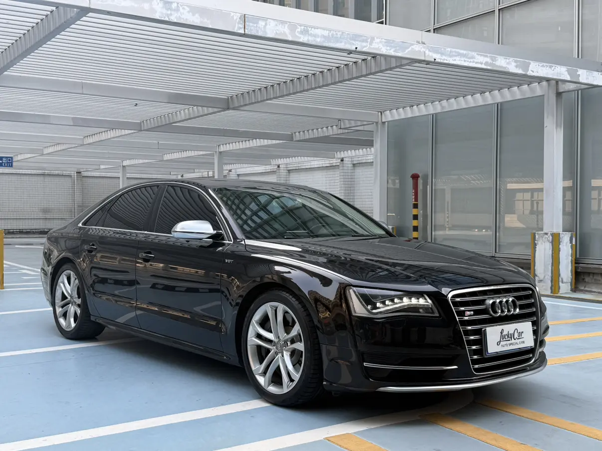 Audi S8