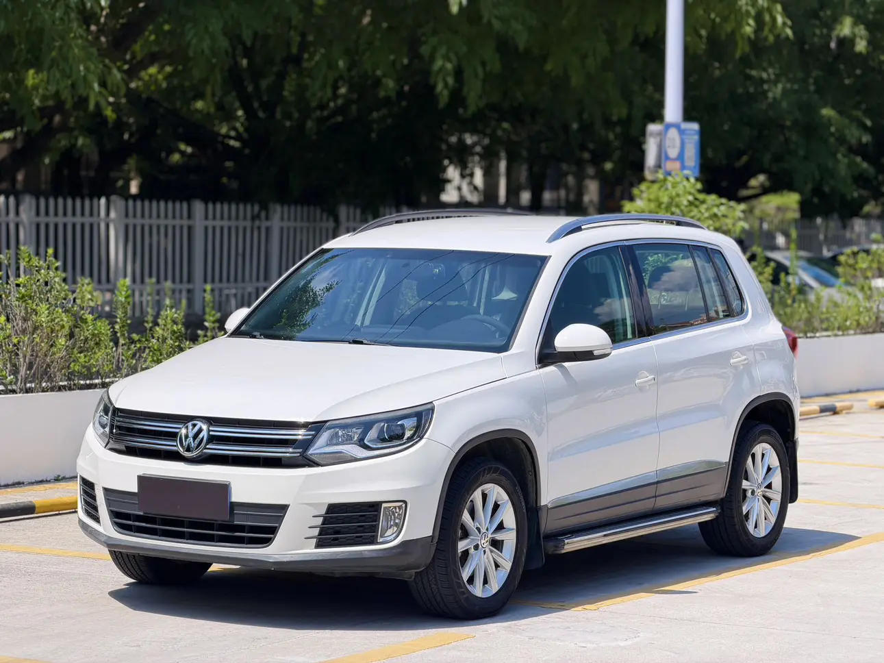 Volkswagen Tiguan (Tharu)