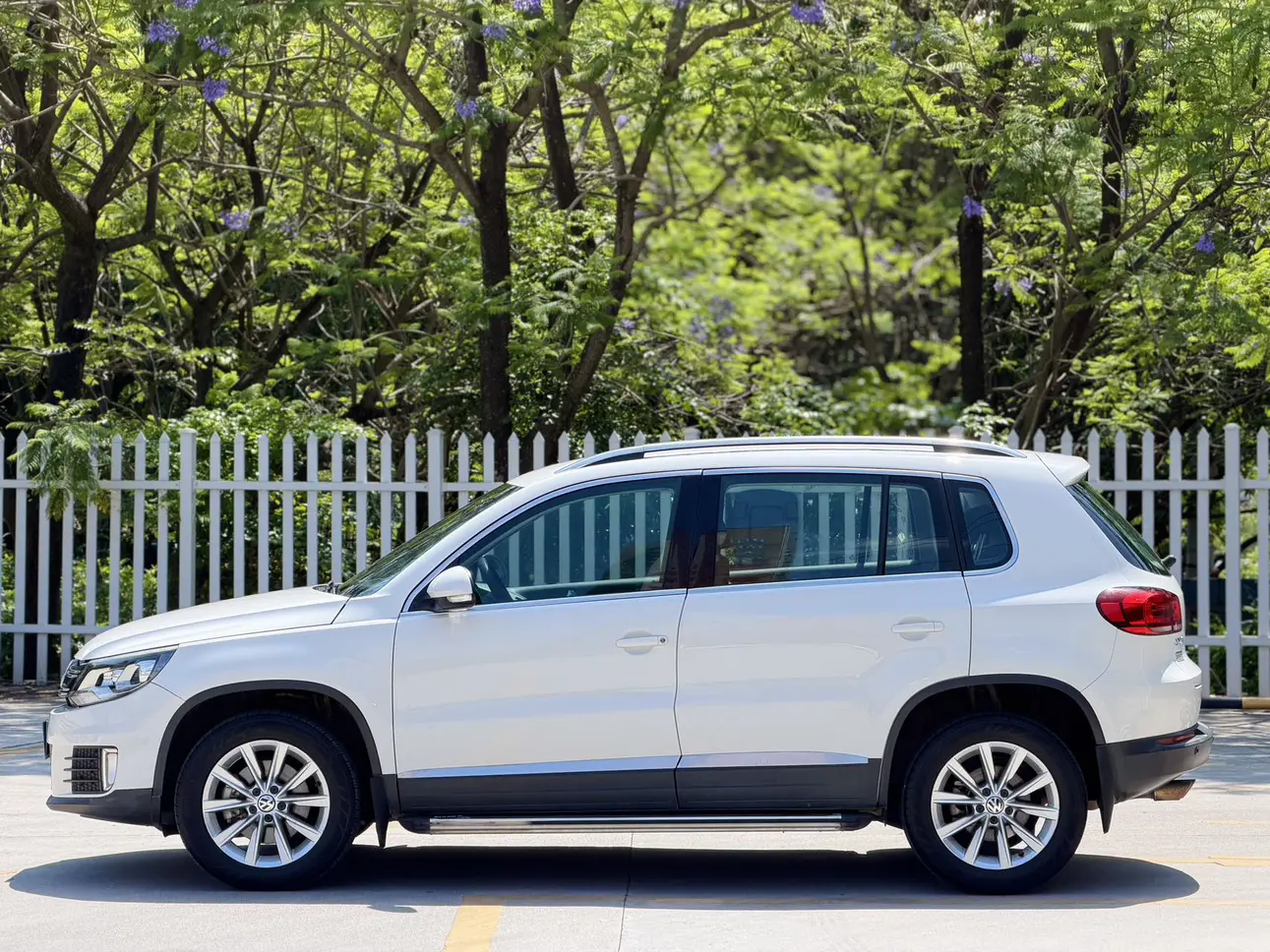 Volkswagen Tiguan (Tharu)