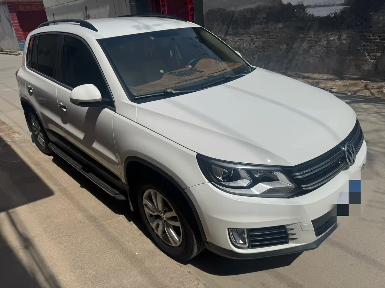 Volkswagen Tiguan (Tharu)
