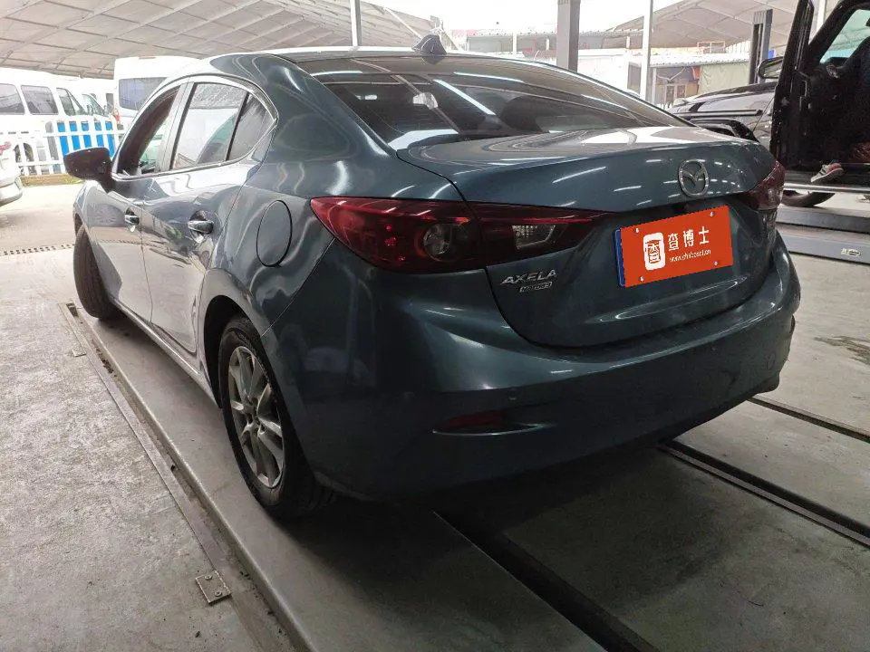 Mazda Axela