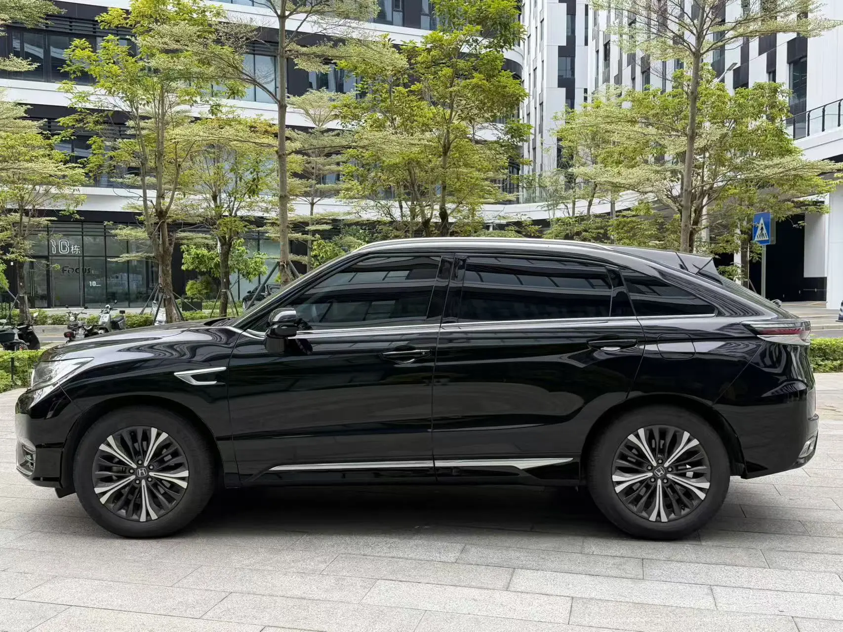 Honda UR-V