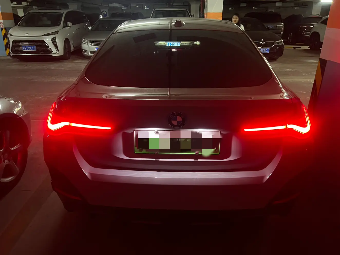 BMW i4