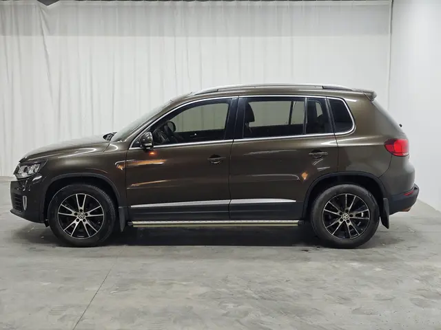 Volkswagen Tiguan (Tharu)