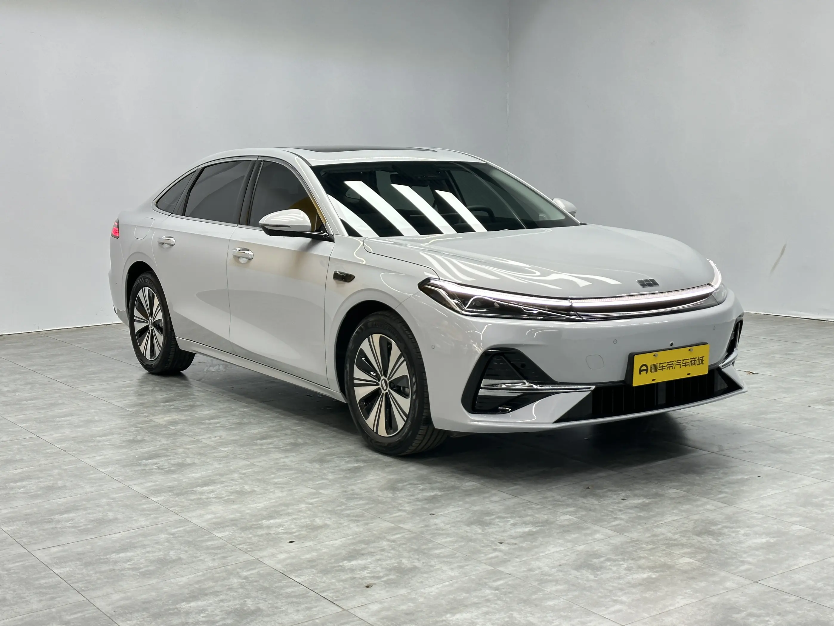 Geely Galaxy A7 EM