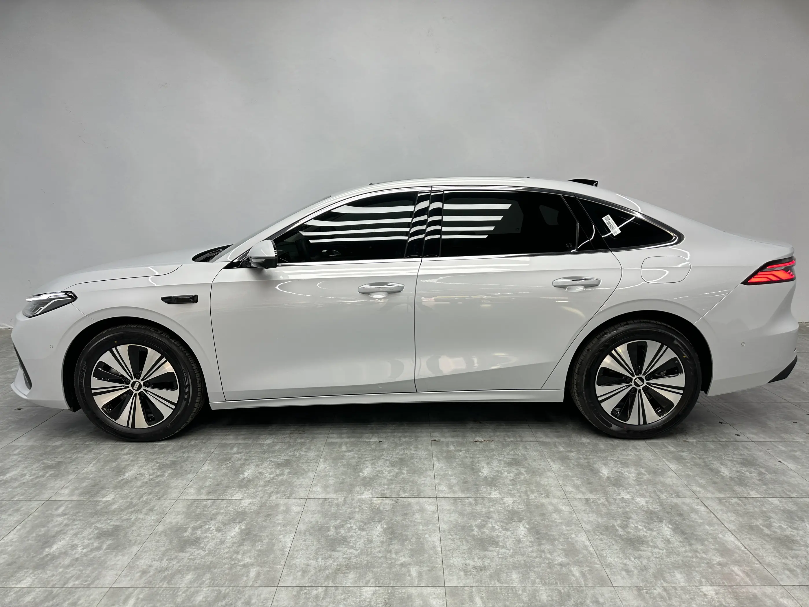 Geely Galaxy A7 EM