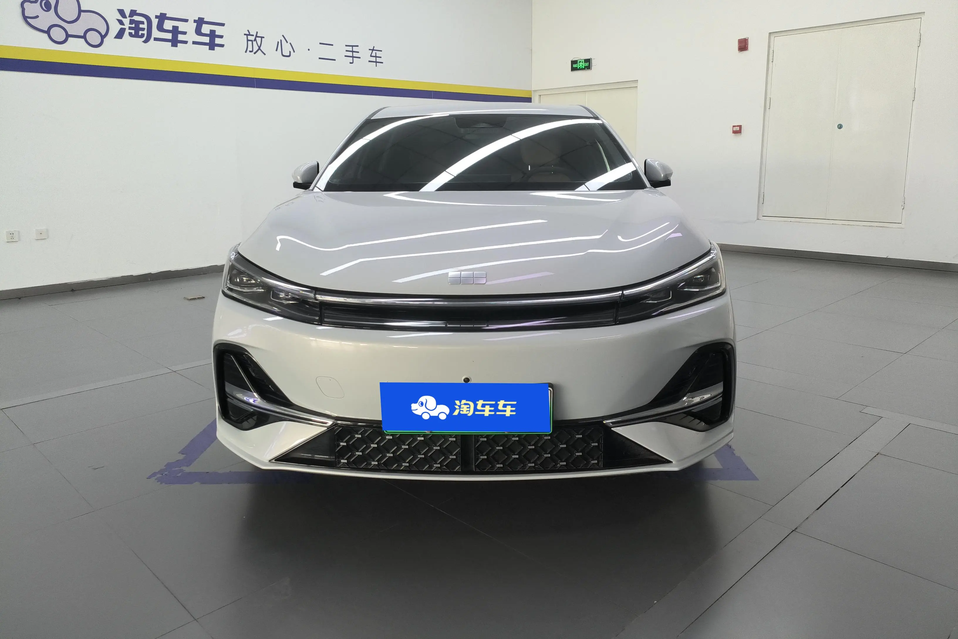 Geely Galaxy A7 EM