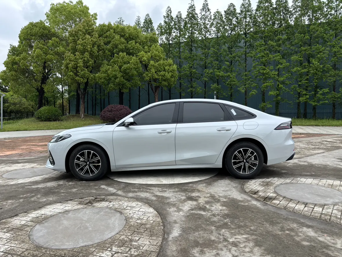 Geely Galaxy A7 EM