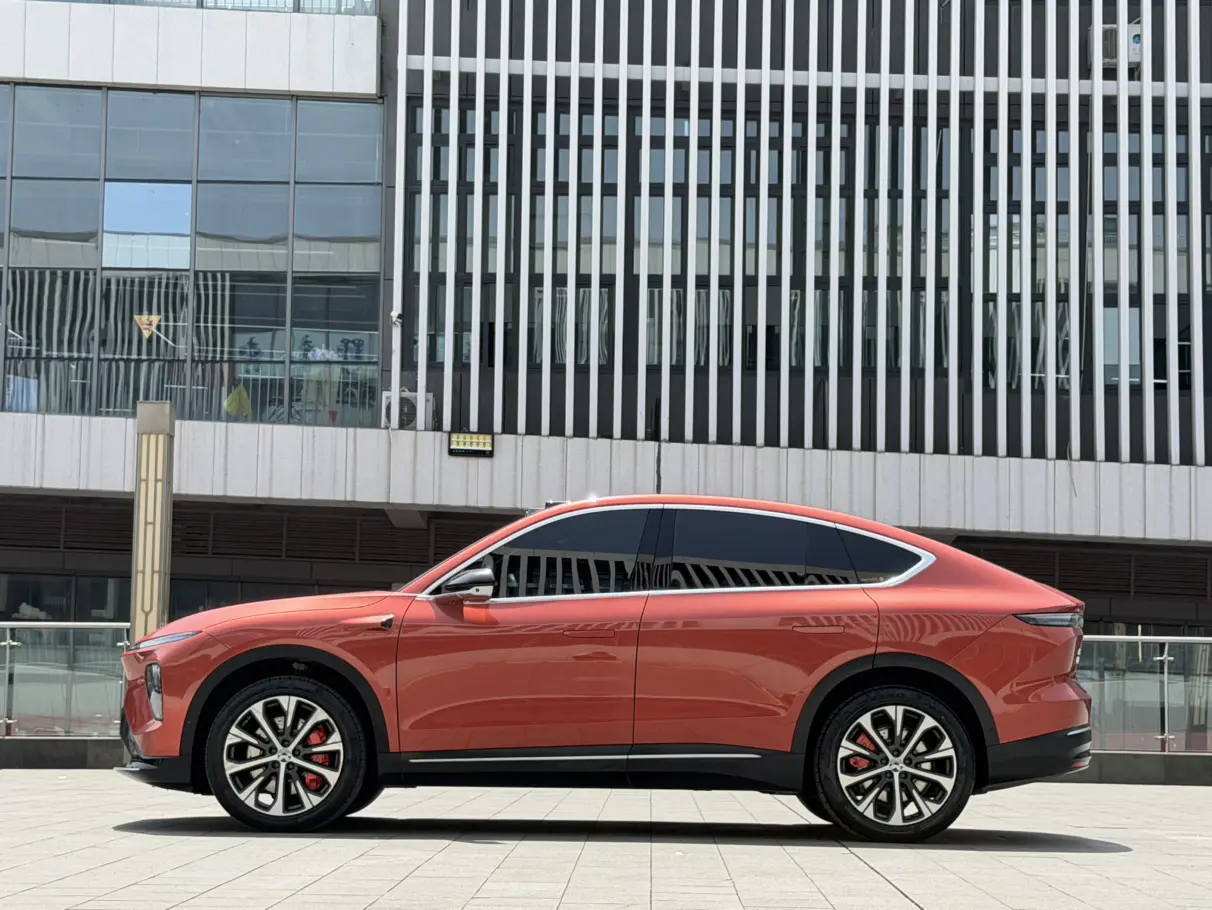 NIO EC7
