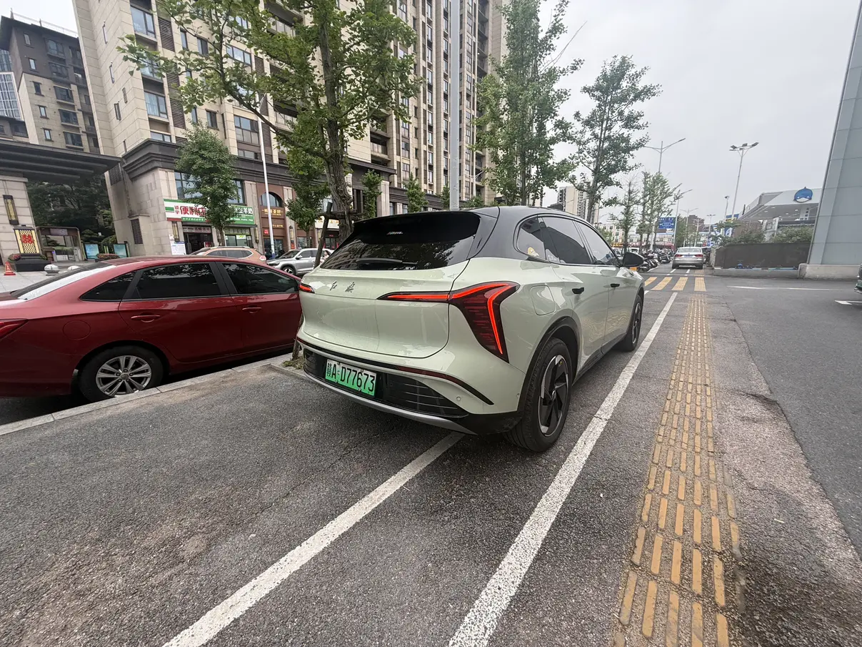 Hongqi Red Flag Tiangong 06