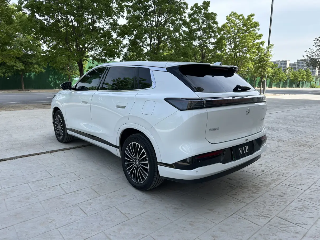 Dongfeng Fengshen L8 PHEV