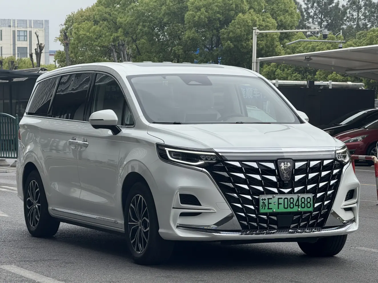 Roewe iMAX8 DMH