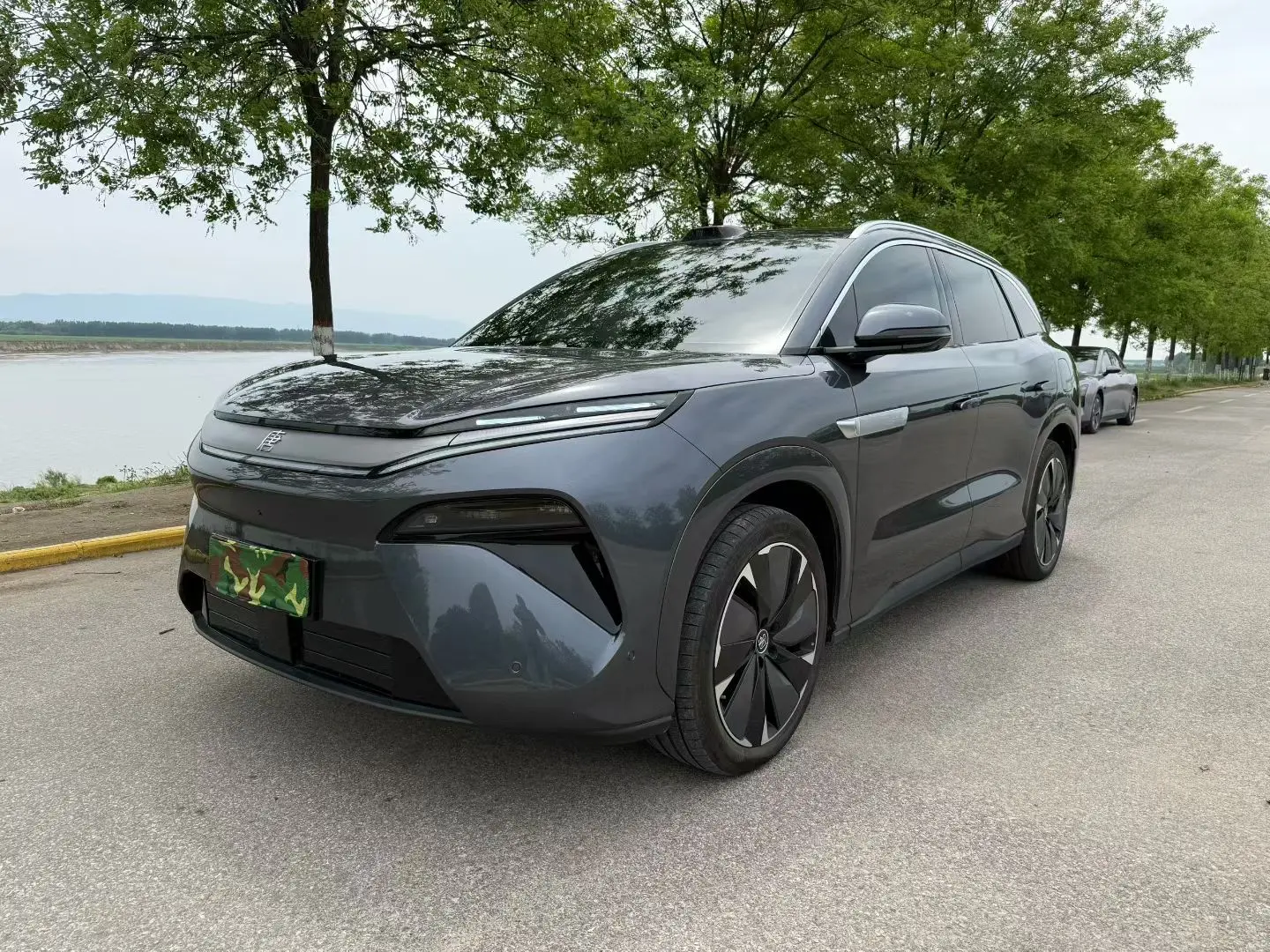 BYD Tang L EV