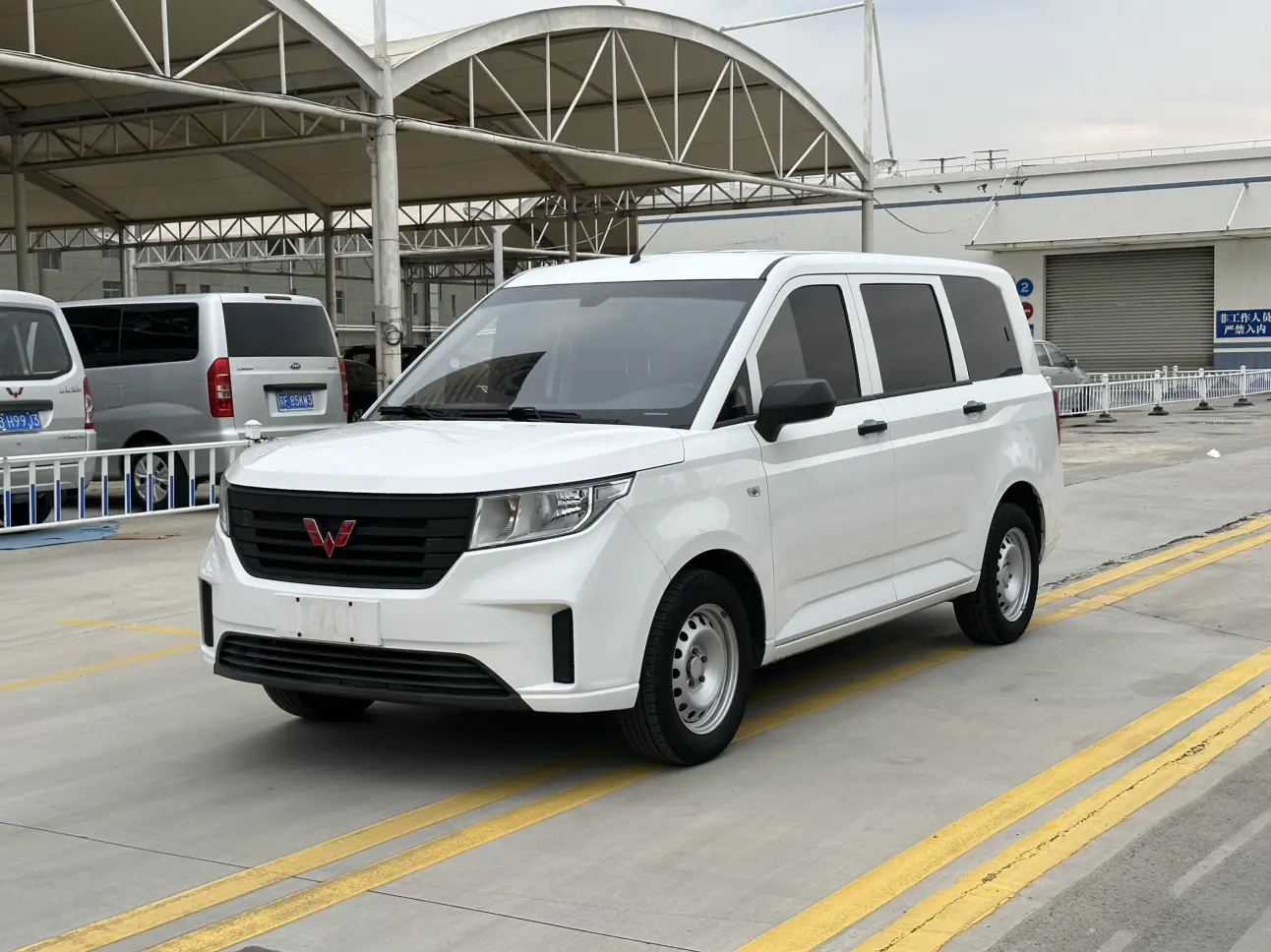 Wuling Hongguang PLUS