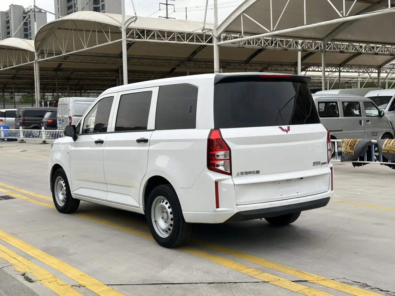 Wuling Hongguang PLUS