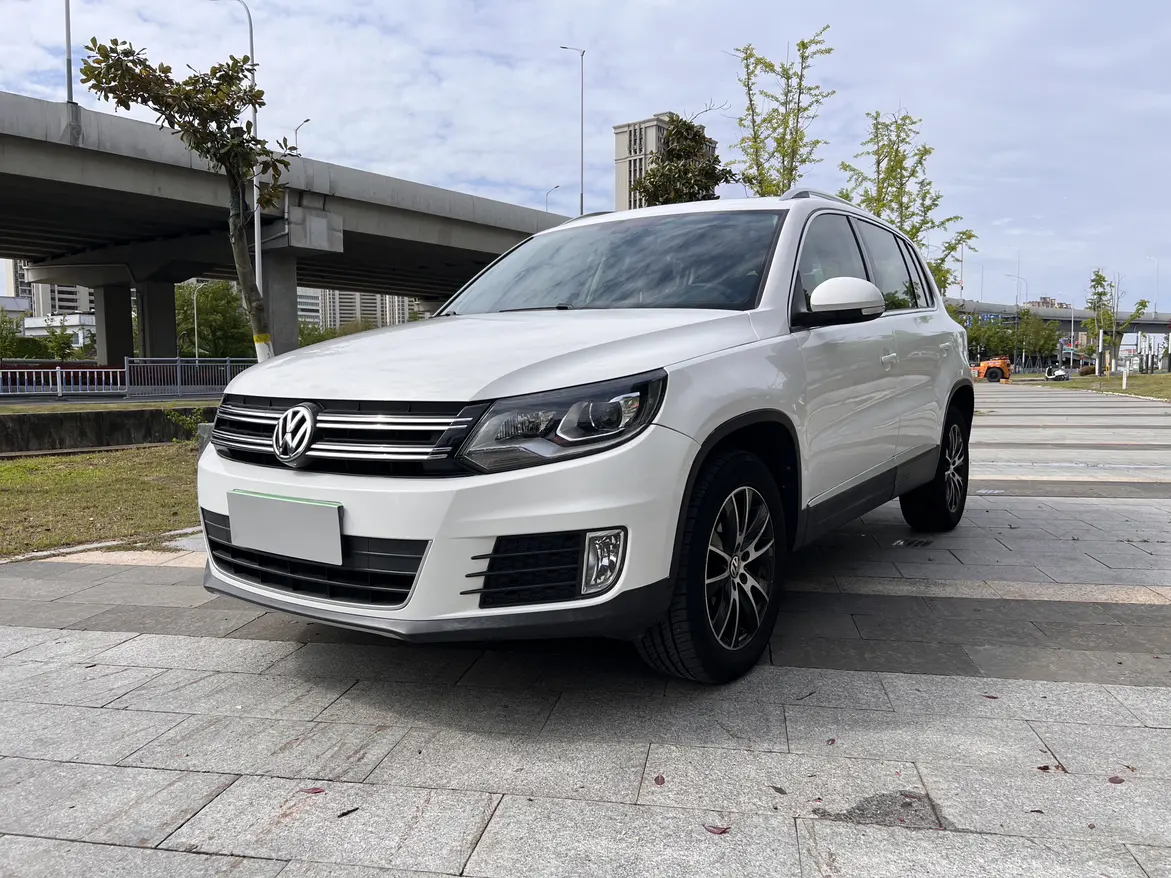 Volkswagen Tiguan (Tharu)
