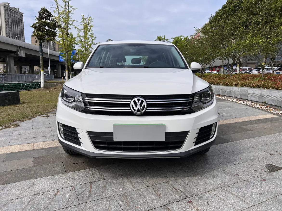 Volkswagen Tiguan (Tharu)