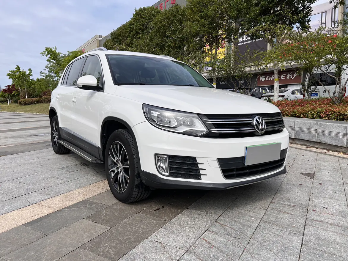 Volkswagen Tiguan (Tharu)