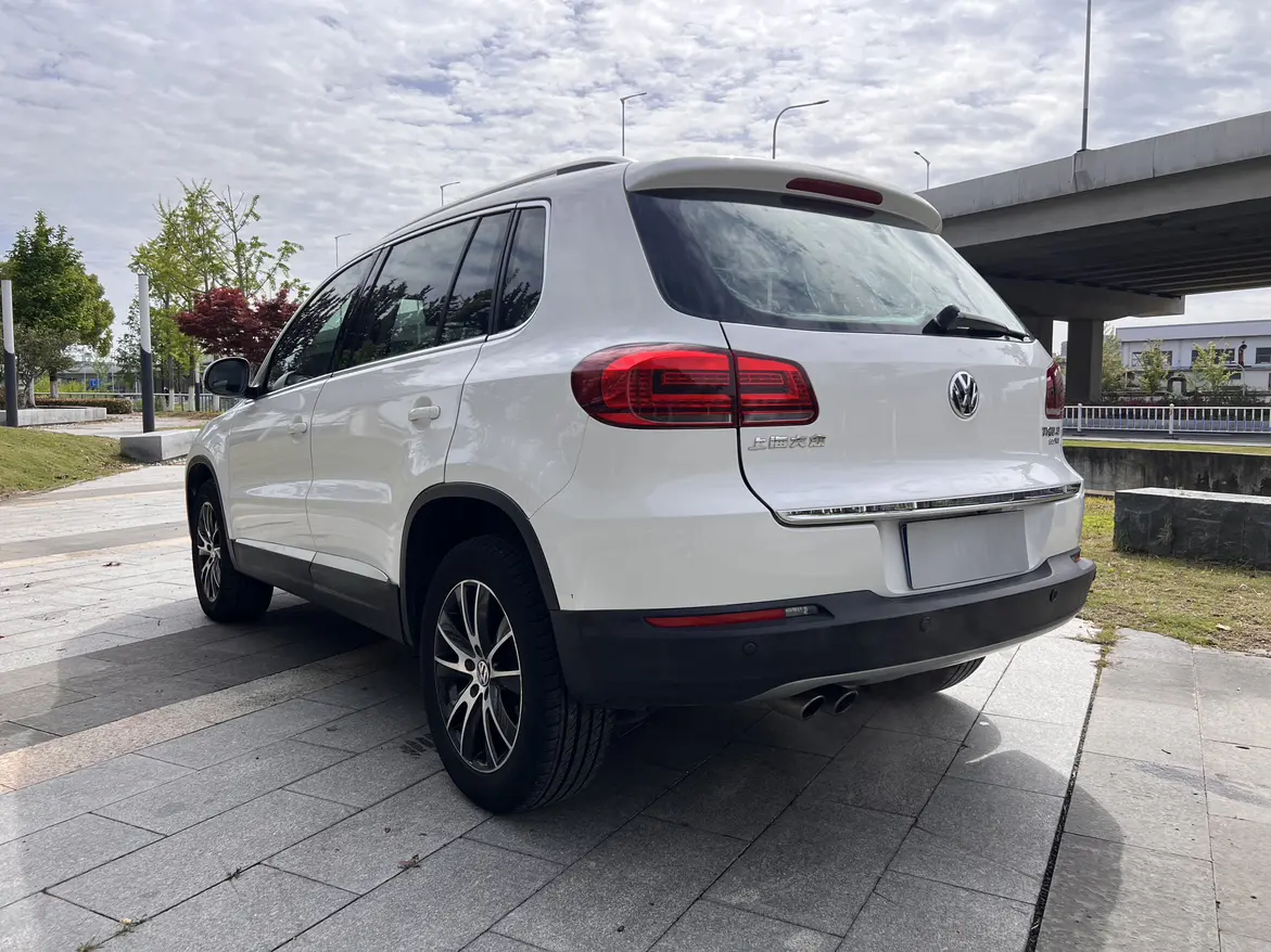Volkswagen Tiguan (Tharu)