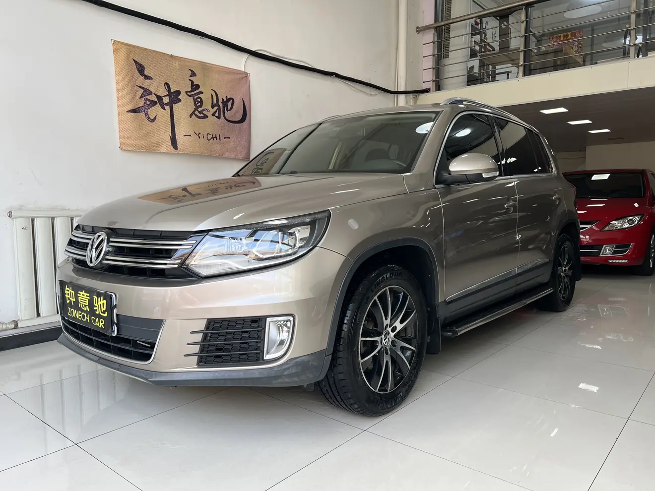 Volkswagen Tiguan (Tharu)