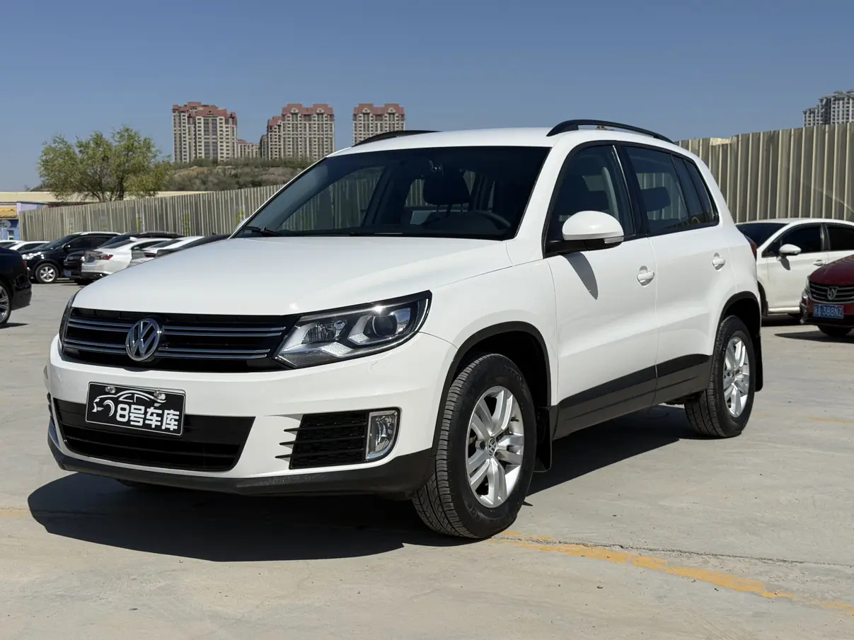 Volkswagen Tiguan (Tharu)