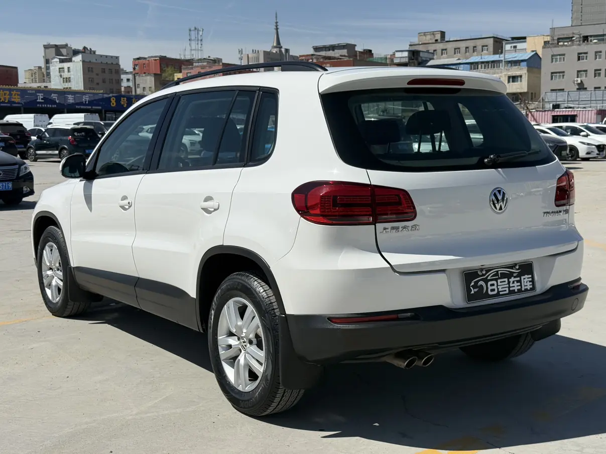 Volkswagen Tiguan (Tharu)