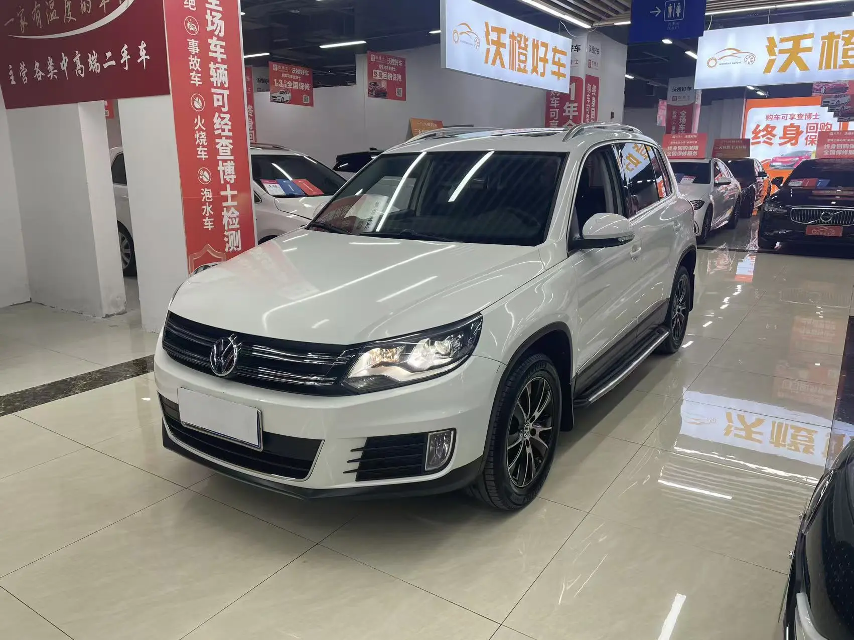 Volkswagen Tiguan (Tharu)