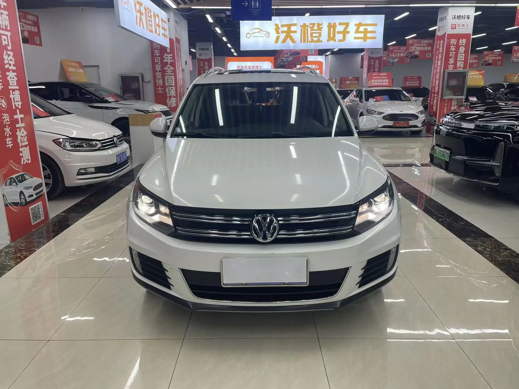 Volkswagen Tiguan (Tharu)