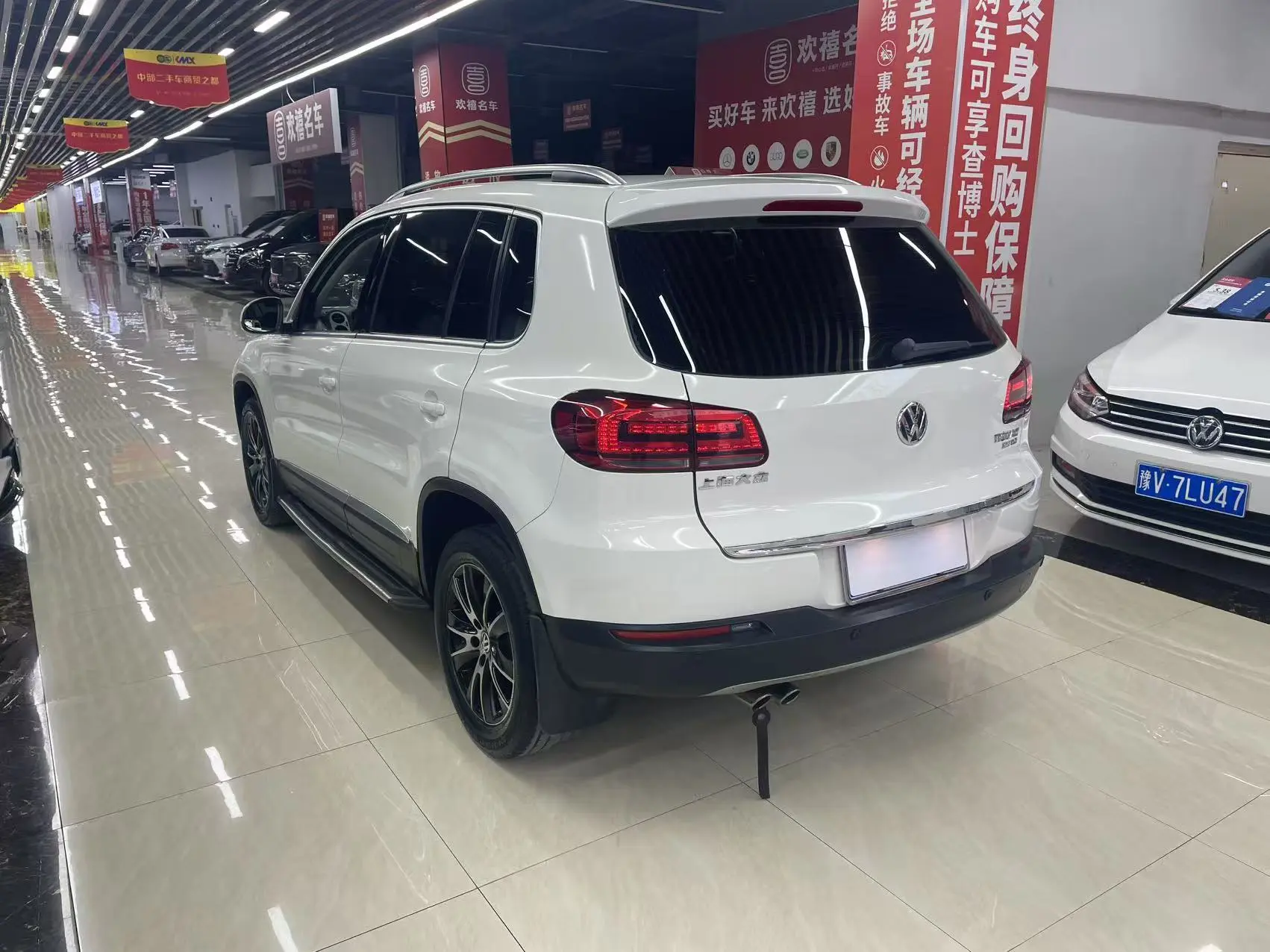 Volkswagen Tiguan (Tharu)