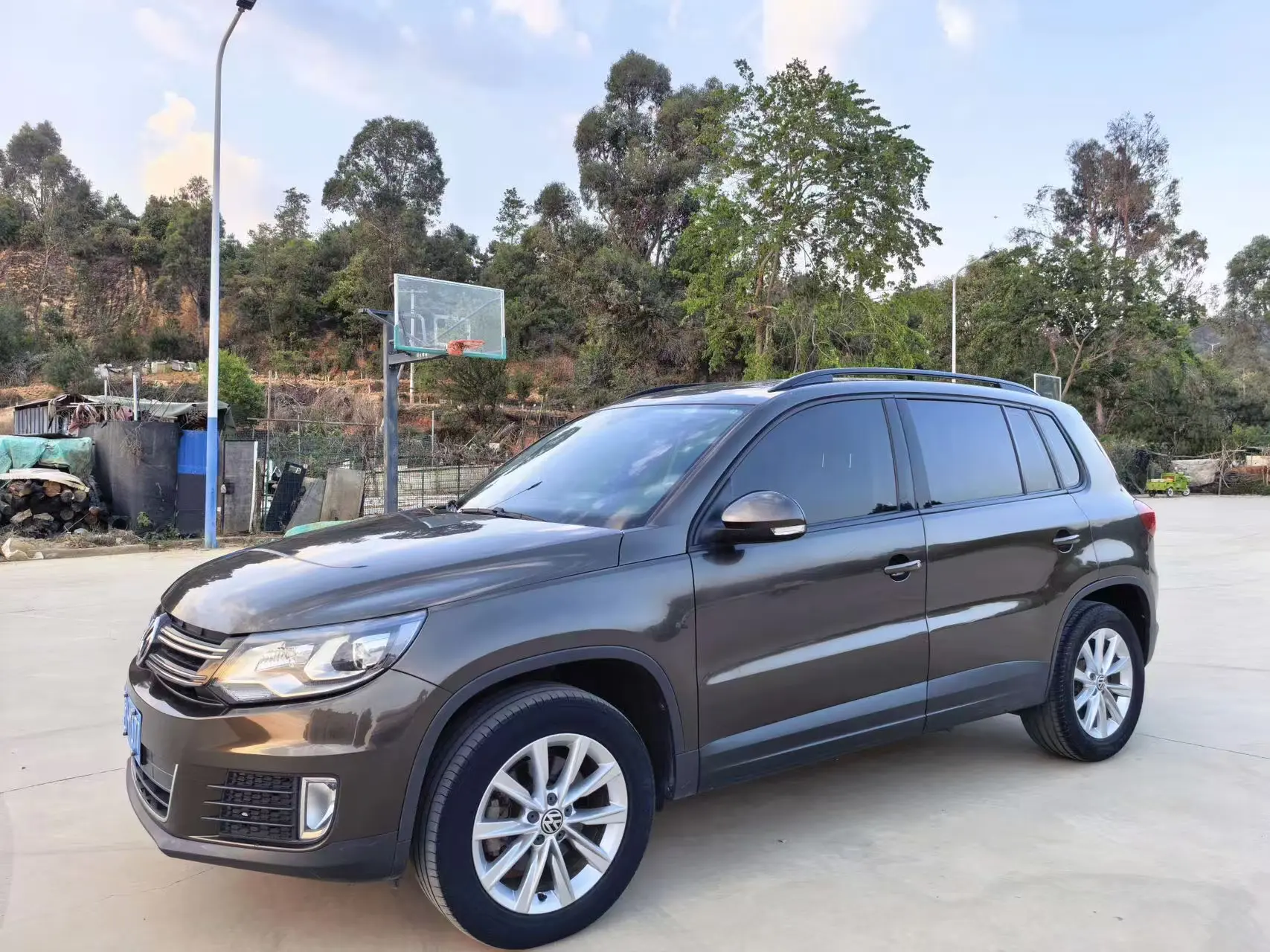 Volkswagen Tiguan (Tharu)
