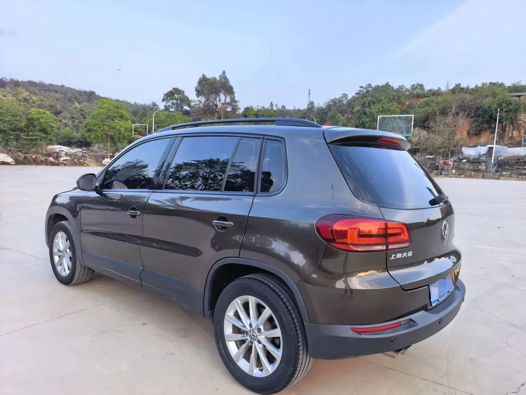Volkswagen Tiguan (Tharu)