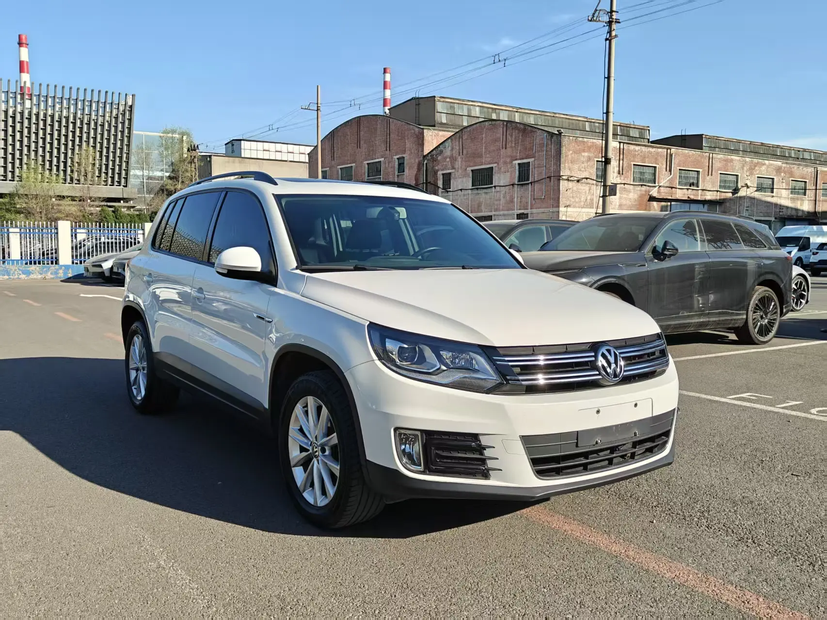 Volkswagen Tiguan (Tharu)