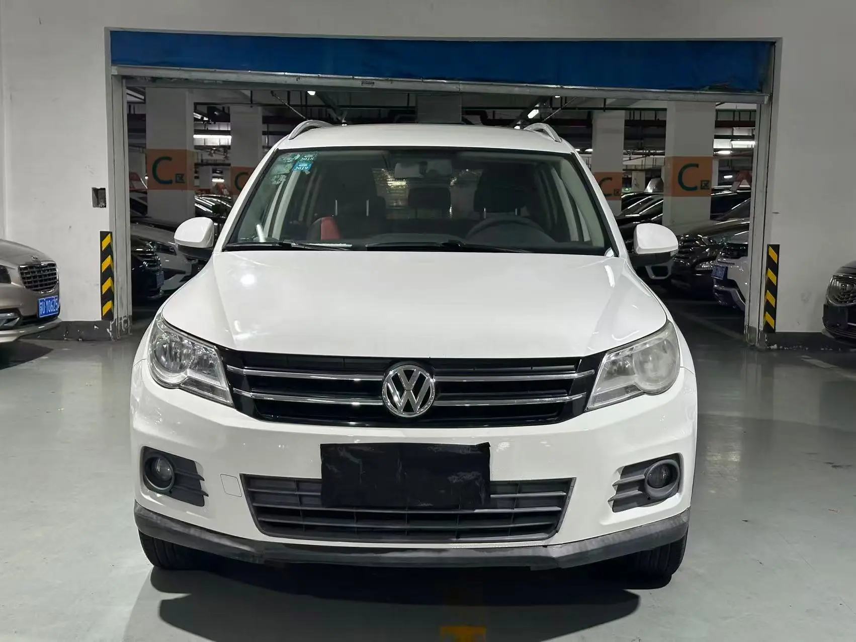 Volkswagen Tiguan (Tharu)