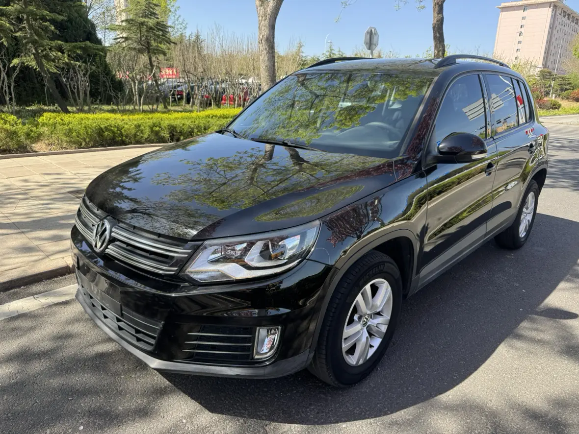 Volkswagen Tiguan (Tharu)