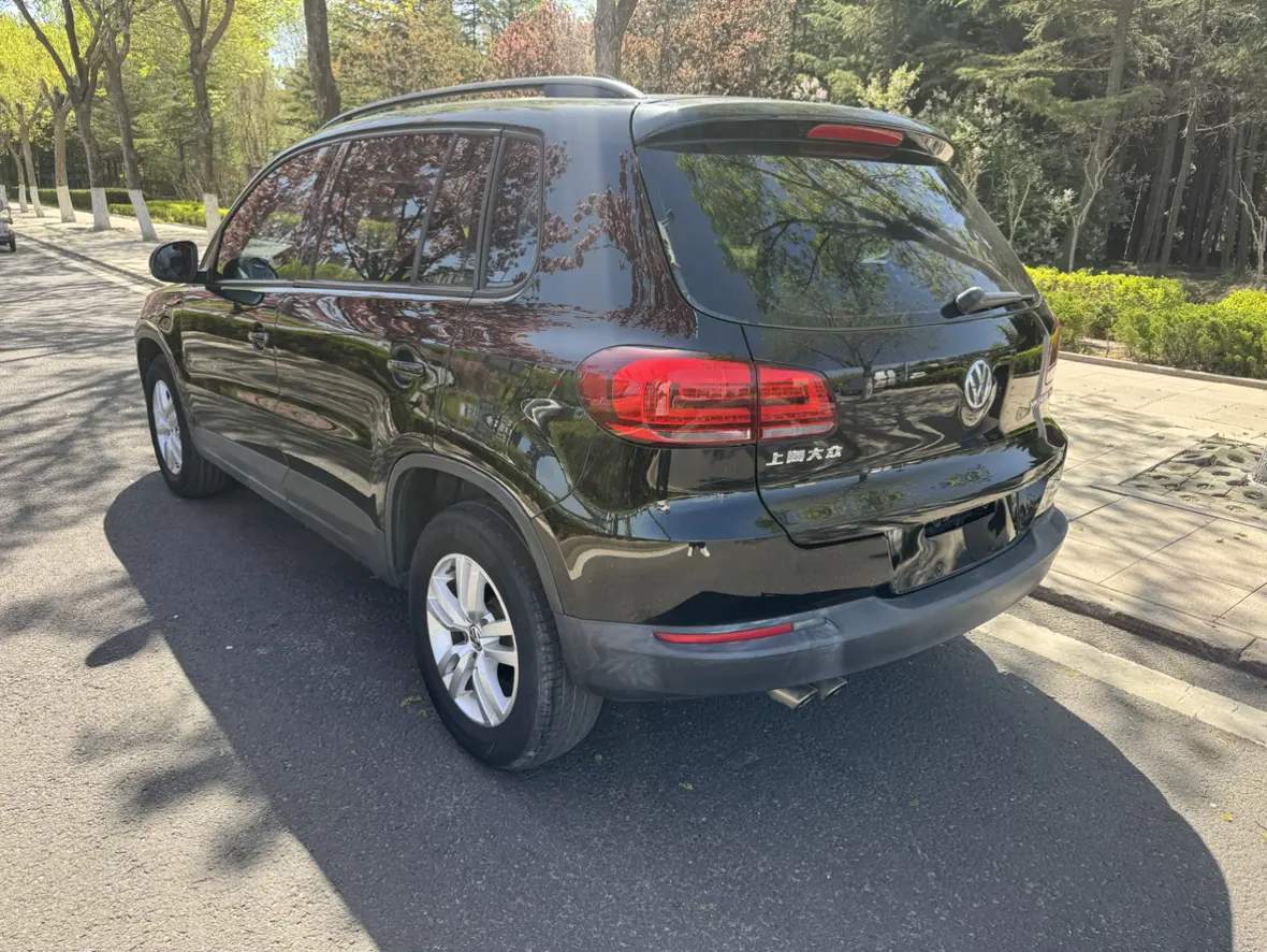 Volkswagen Tiguan (Tharu)
