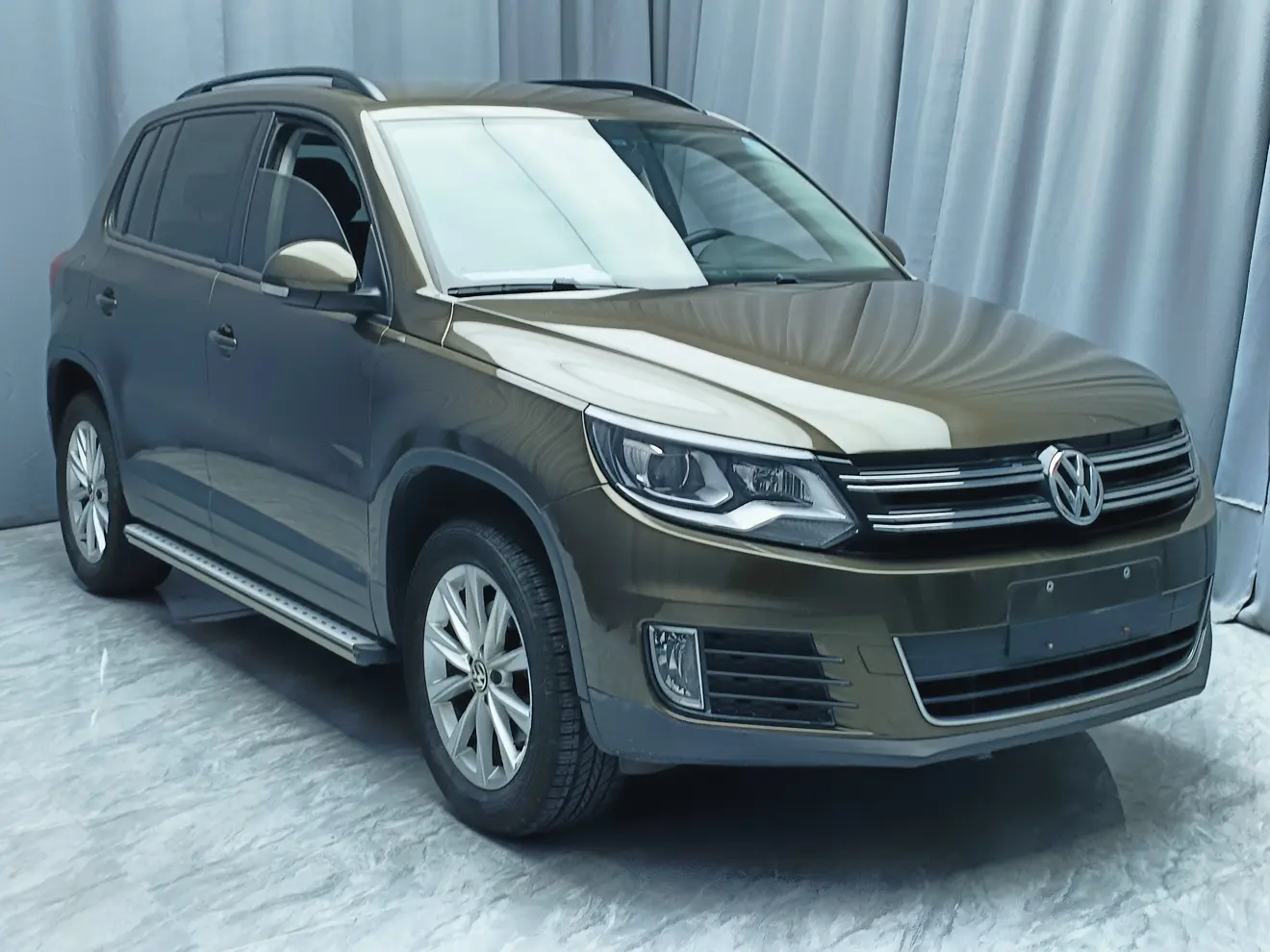 Volkswagen Tiguan (Tharu)