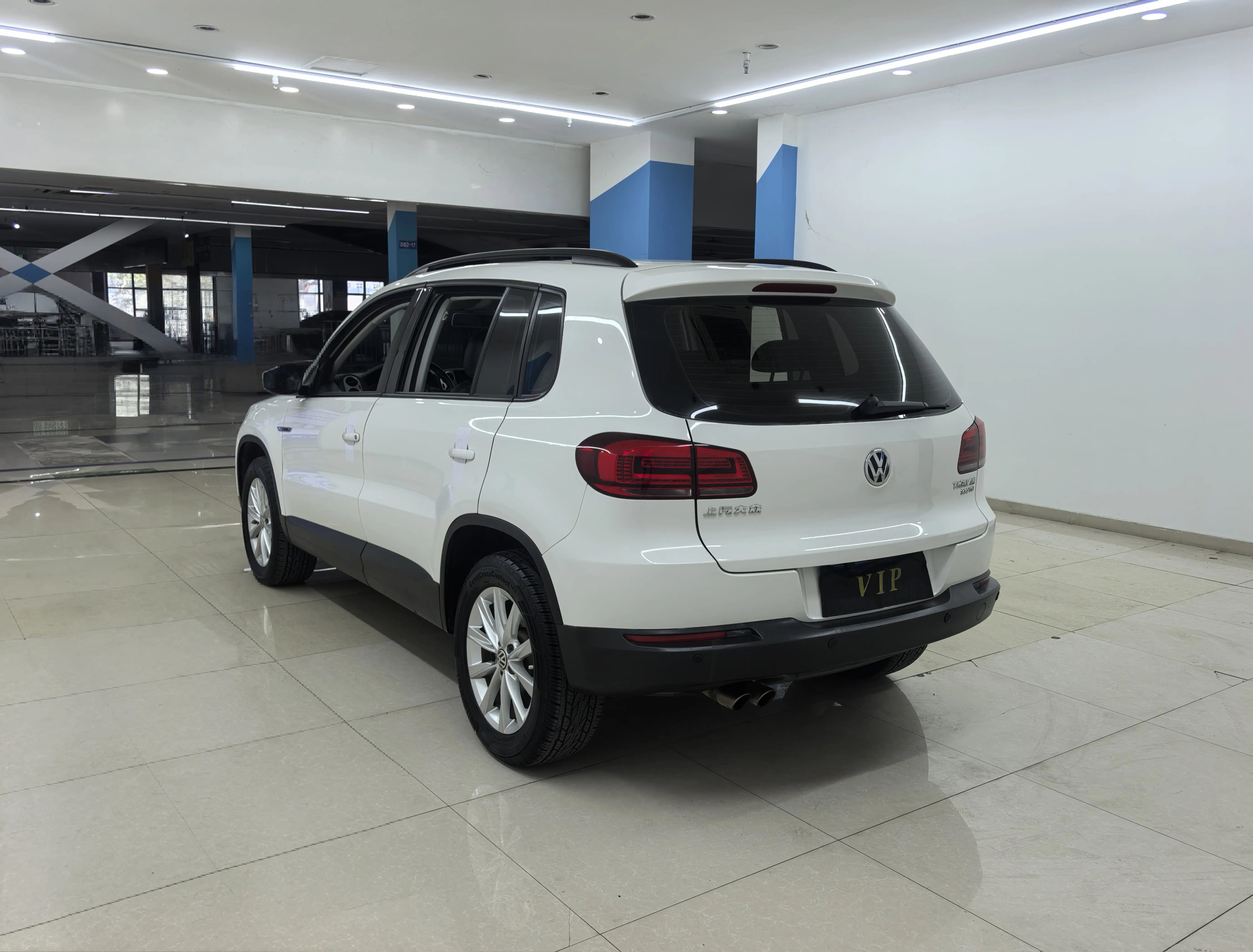 Volkswagen Tiguan (Tharu)