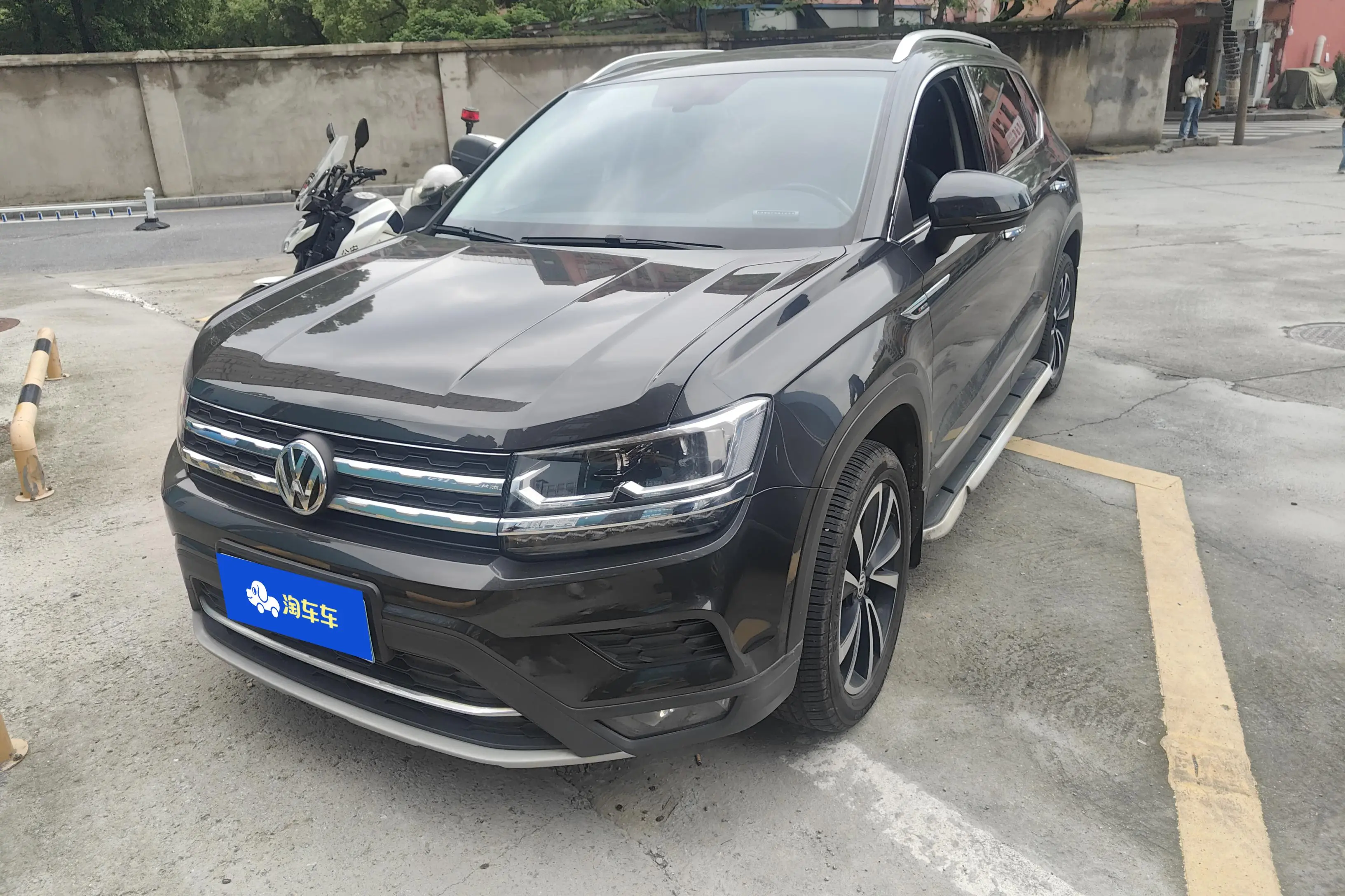 Volkswagen Tharu