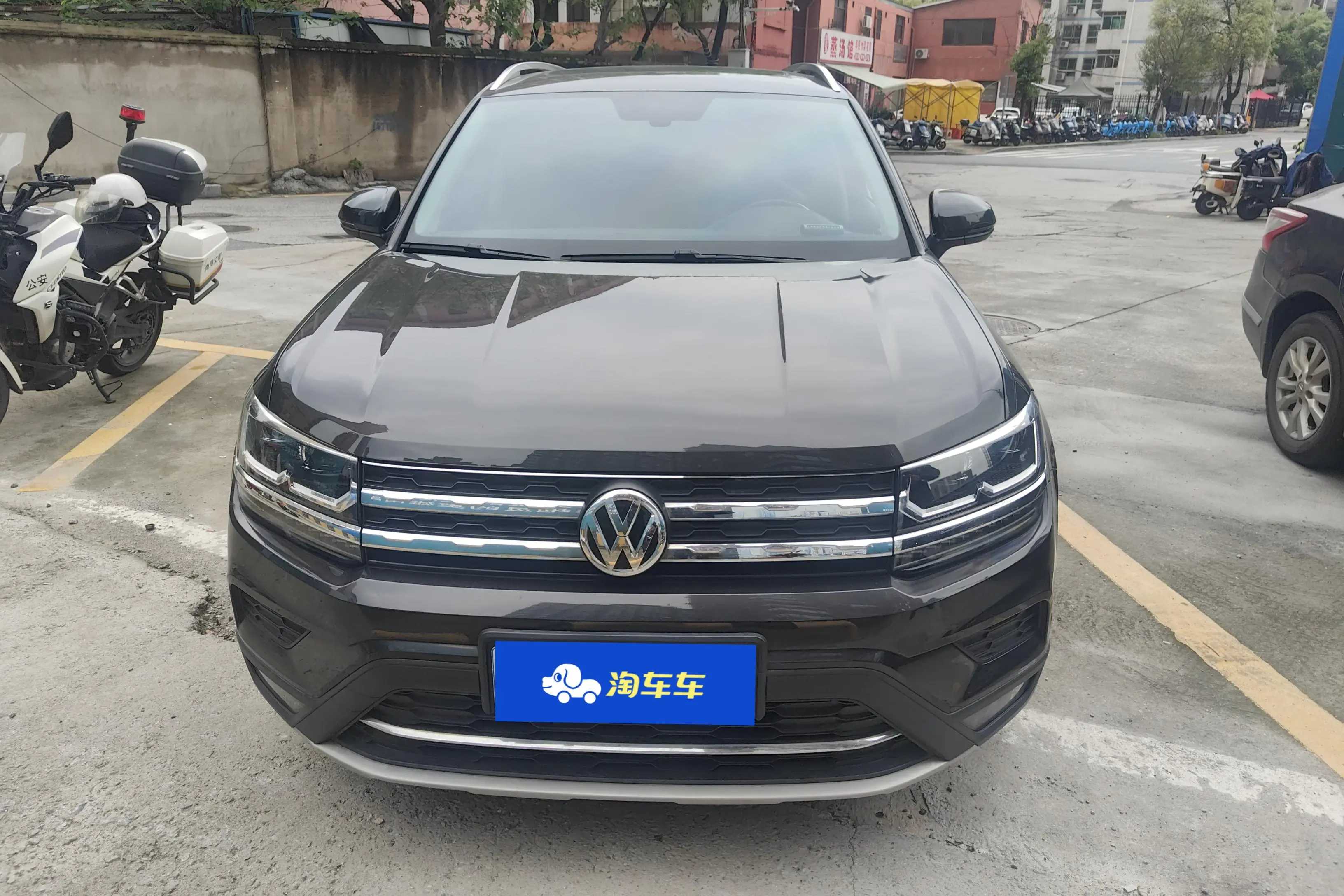 Volkswagen Tharu
